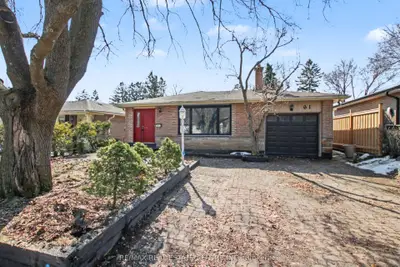 61 Romfield Circuit, Markham, On L3t 3h4