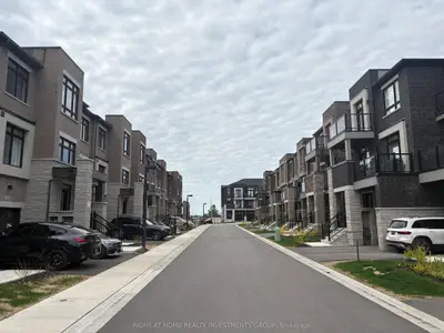 77 Riley Reed Lane, Richmond Hill, On L4s 0m3