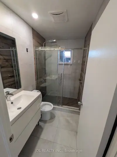 345 Centre Street E, Richmond Hill, On L4c 1b3