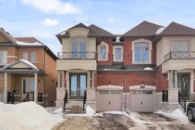 622 Sweetwater Crescent, Newmarket, On L3x 0h5