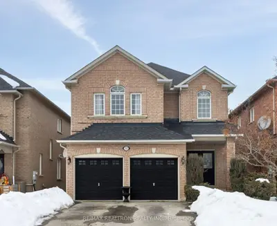 32 Brackenwood Avenue, Richmond Hill, On L4s 2p5