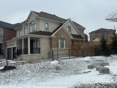 678 Somerville Drive, Newmarket, On L3x 0j6