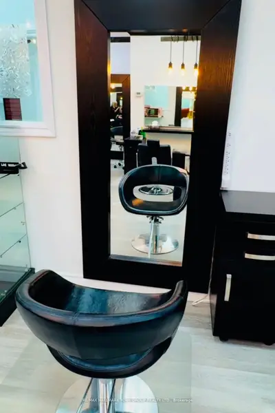17335 Yonge Street 5-Chair#1, Newmarket, ON L3Y 8Z2