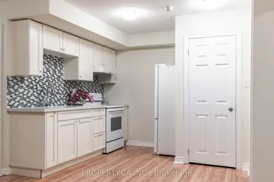 70 Grand Trunk Avenue Lower, Vaughan, On L6a 0x8