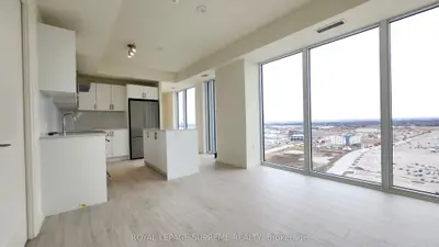 8960 Jane Street 1915, Vaughan, On L4k 0n9