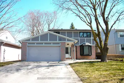 417 Borden Avenue, Newmarket, ON L3Y 5C1