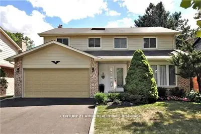 210 Centre Street W, Richmond Hill, On L4c 5k1