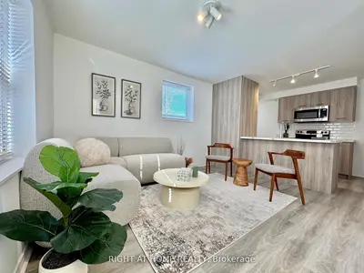 469 Queen Street A, Newmarket, ON L3Y 2H3