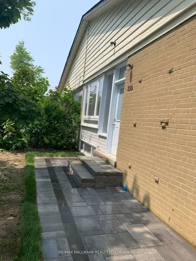 255 Ashlar Road Bsmt, Richmond Hill, On L4c 2w7