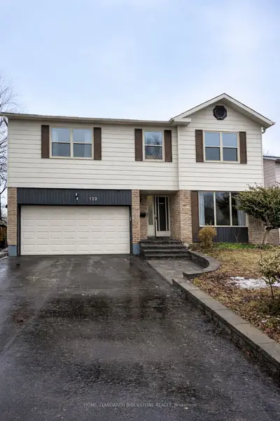 122 Lowe Boulevard, Newmarket, On L3y 5t2