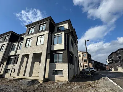 31 Victor Metcalf Lane, Richmond Hill, ON L4B 0J7