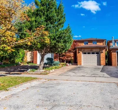 125 Kersey Crescent, Richmond Hill, ON L4C 5X4