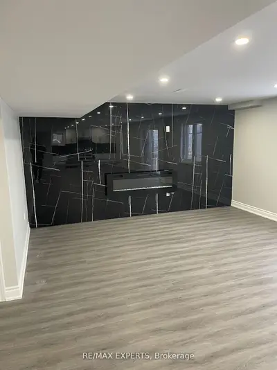 37 Ridgeview Court Baseme, Bradford West Gwillimbury, ON L3Z 0R9