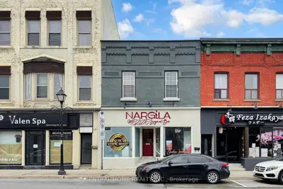 15231 Yonge Street, Aurora, On L4g 1l8