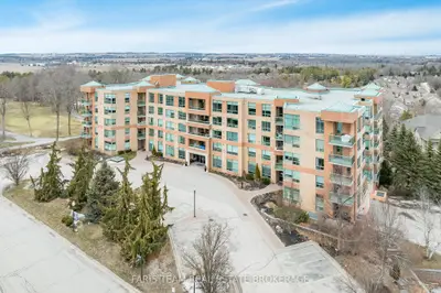 4 Briar Hill Heights 305, New Tecumseth, ON L9R 1Z7