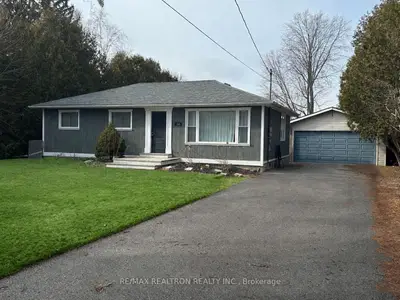 36 Farr Avenue, East Gwillimbury, On L0g 1v0