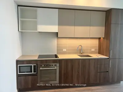 7890 Jane Street 1701, Vaughan, ON L4K 0K9