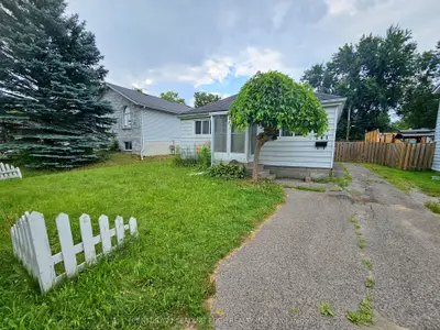 261 Parkway Avenue, Georgina, ON L4P 2W1