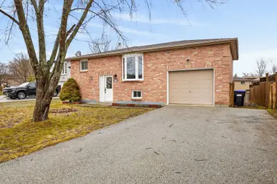 111 Ondrey Street, Bradford West Gwillimbury, On L3z 2x1