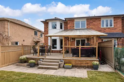 559 Walpole Crescent, Newmarket, On L3x 2b5