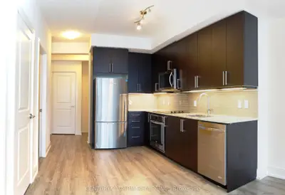 9600 Yonge Street 612B, Richmond Hill, ON L4C 0X3