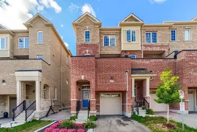 239 Harding Park, Newmarket, ON L3Y 0E1