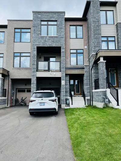193 Tango Crescent, Newmarket, On L3x 0k5