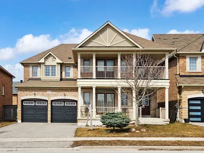 939 Memorial Circle, Newmarket, On L3x 0b5