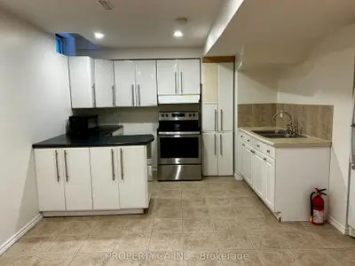 144 Rockwood Crescent Basement, Vaughan, ON L4J 7W1