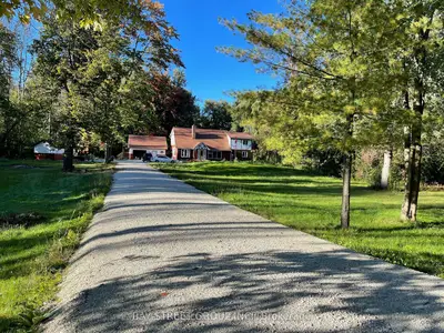 Detached in New Tecumseth