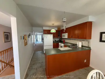 10 Adams Court 10, Uxbridge, On L9p 1g2