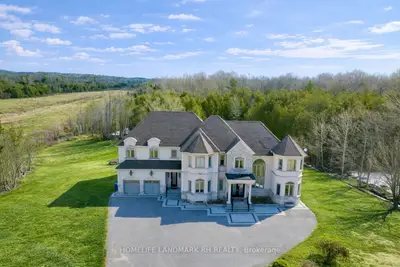 17669 Warden Avenue Coach House, East Gwillimbury, On L0g 1v0