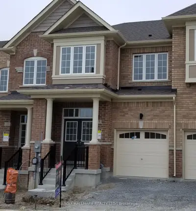 118 Knott End Crescent, Newmarket, ON L3Y 0E4