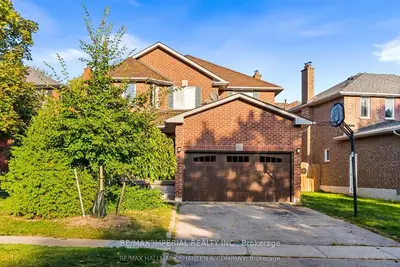 493 Blackstock Road S #bsm, Newmarket, On L3y 8h6