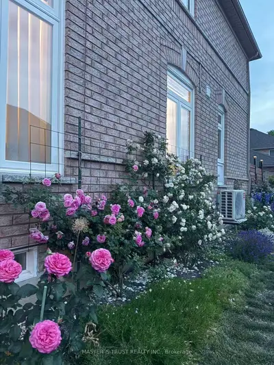 55 Russell Hill Road, Markham, On L6c 2m5