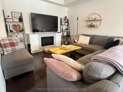 42 Bert Tait Lane, Whitchurch-stouffville, On L4a 1y3