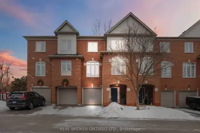 255 Shaftsbury Avenue 66, Richmond Hill, On L4c 0l9