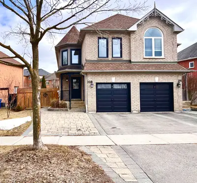 Semi-Detached in Aurora