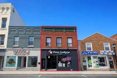 15229 Yonge Street, Aurora, On L4g 1l8