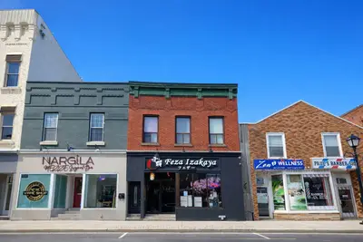 15229 Yonge Street, Aurora, On L4g 1l8