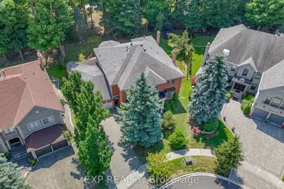 10 Edmund Crescent, Richmond Hill, On L4b 2x9