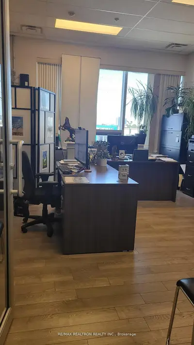 7163 Yonge Street 236, Markham, On L3t 0c6