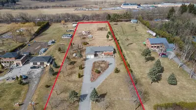 2104 St John's Side Road, Whitchurch-stouffville, On L4a 2p3