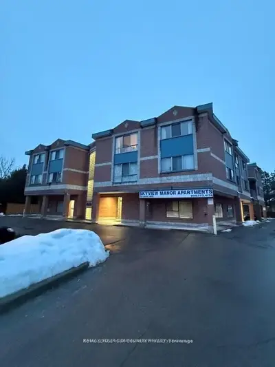 72 Lake Avenue 203, Richmond Hill, ON L4E 2V4
