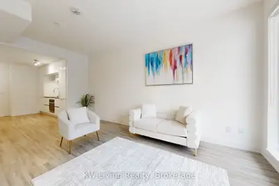 6 David Eyer Road 212, Richmond Hill, On L4s 0n6