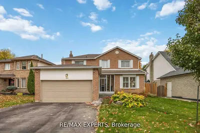 93 Stiver Drive, Newmarket, On L3y 7w2