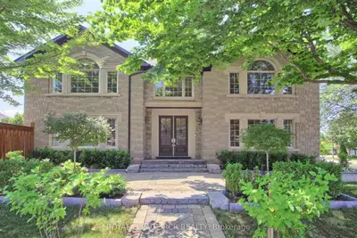 646 Brooker Ridge, Newmarket, ON L3X 1V7