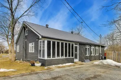 Detached in King