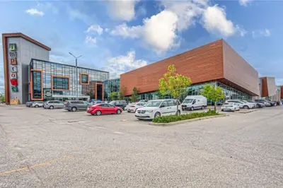 7250 Keele Street 34, Vaughan, On L4k 1z8