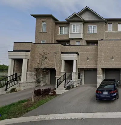 167 Harding Park Street, Newmarket, On L3y 0e3